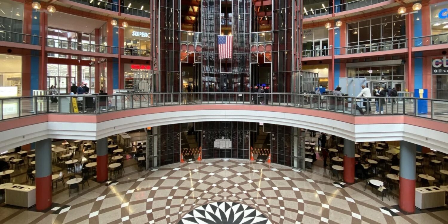 The Thompson Center, a blend of patriotism and Postmodernism, should be a Chicago landmark