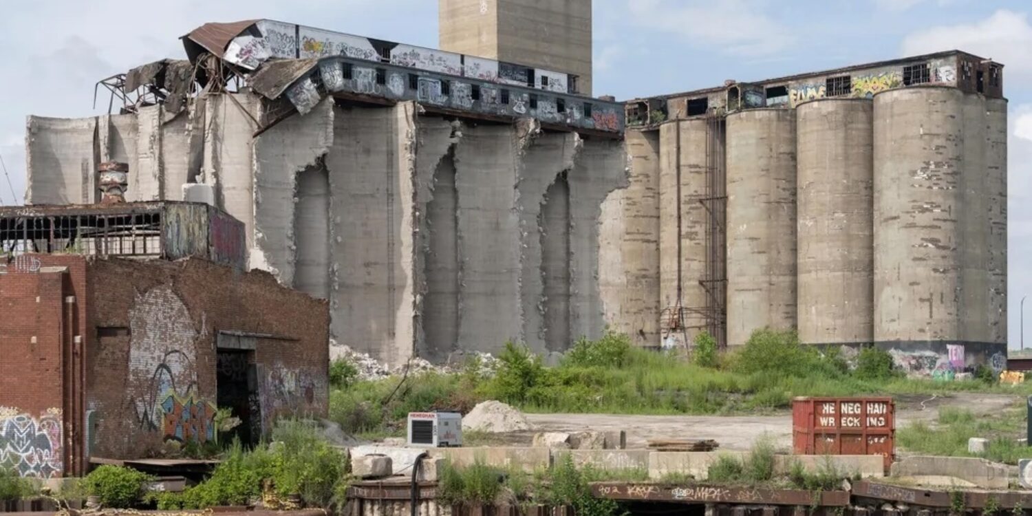 Learning from the Damen Silos